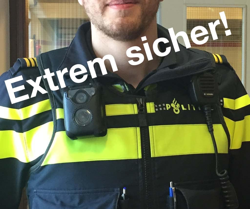 Polizist mit Bodycam, Schrift auf Bild: Extrem sicher!