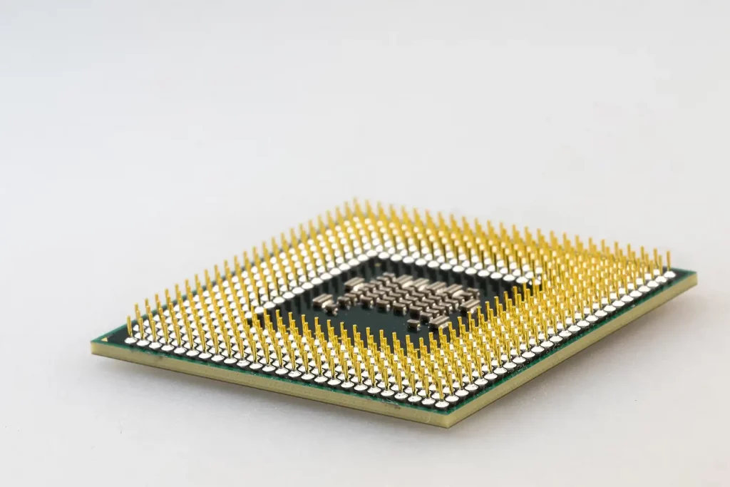 Foto eines Prozessors auf einem weißen Hintergrund